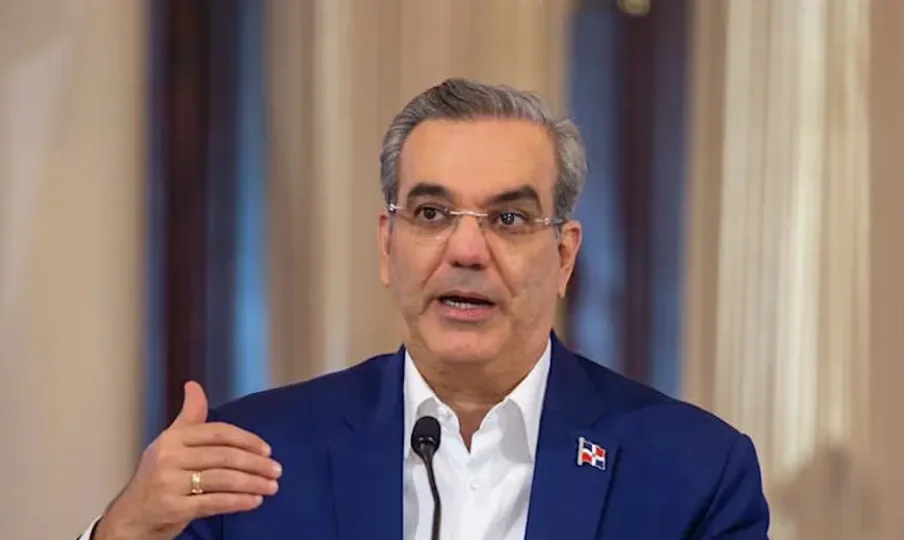 Luis Abinader se posiciona como el cuarto presidente mejor valorado de América Latina, según encuesta regional