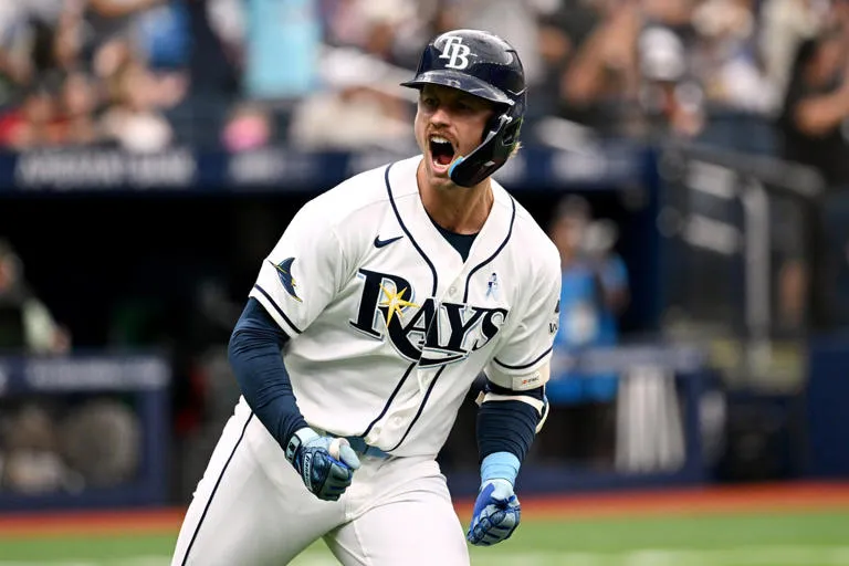 Jonny DeLuca guía a los Rays hacia una victoria decisiva ante los Nacionales