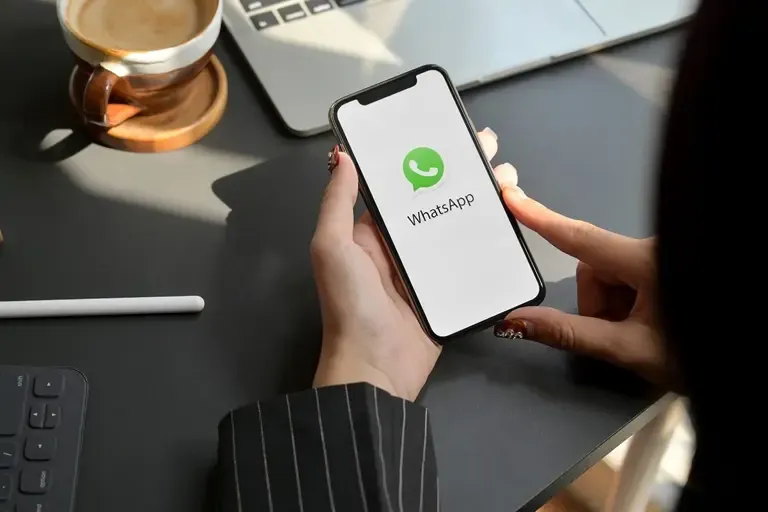 Lectura Silenciosa: WhatsApp Lanza la Transcripción Nativa de Audios Elevando al Máximo la Privacidad