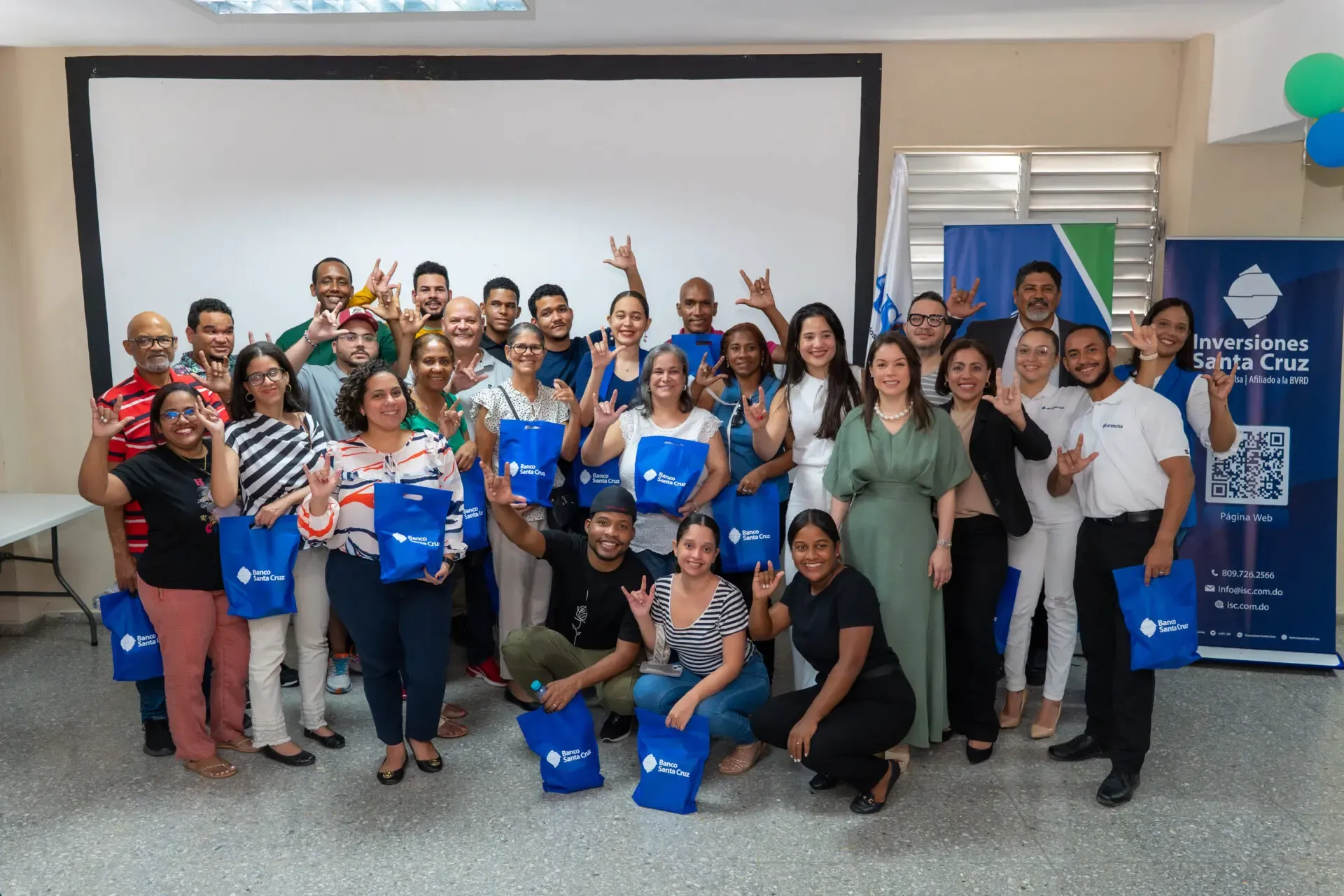 Banco Santa Cruz reafirma su compromiso con la inclusión de la comunidad sorda