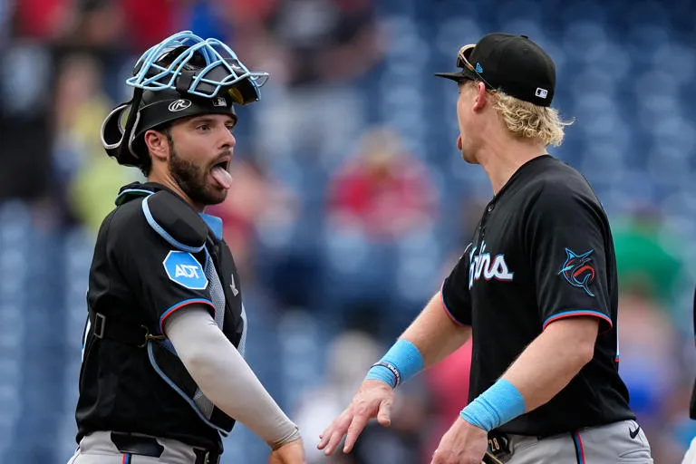 Exhibición de poder: Stowers guía a los Marlins a una paliza de 12-4 sobre los Filis