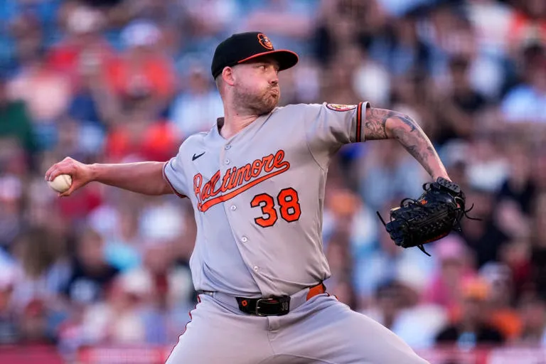 Kyle Bradish domina desde la lomita y los Orioles prolongan su racha ganadora frente a los Angelinos