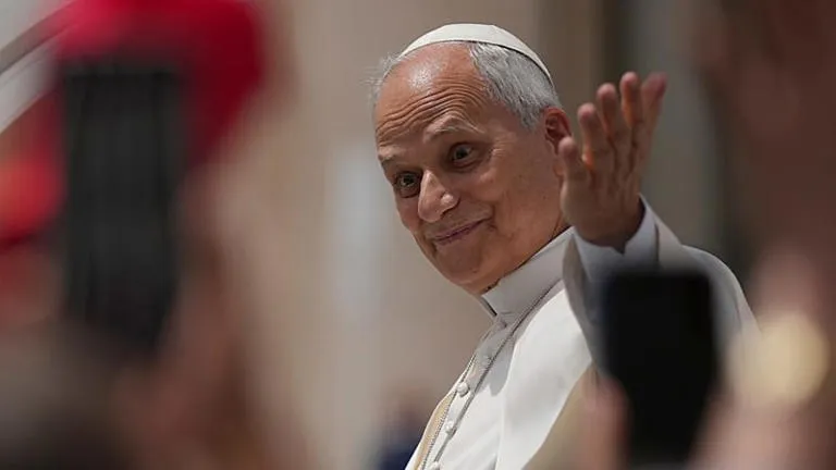 Operativo Histórico: España Despliega un Escudo de 15,000 Policías para Blindar la Visita del Papa León XIV