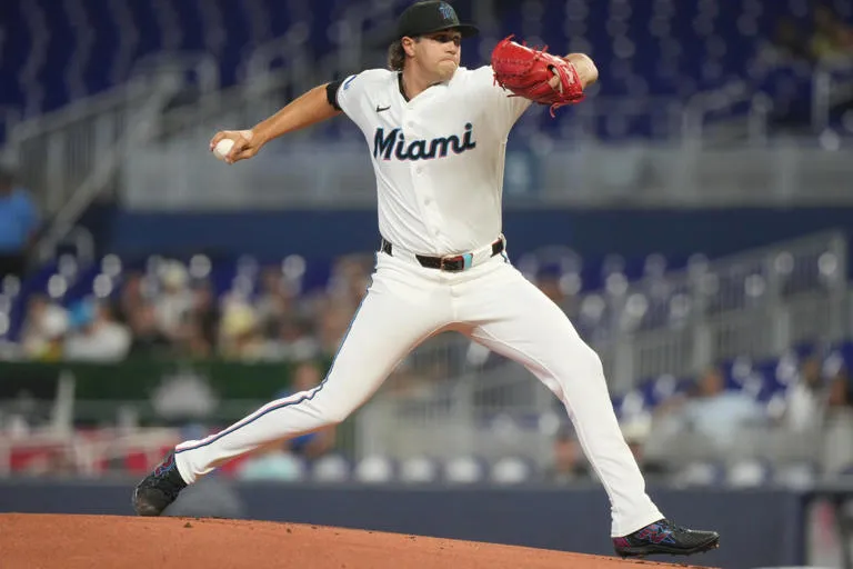 Dominio Monticular: Tyler Phillips Lidera la Blanqueada de los Marlins sobre Arizona