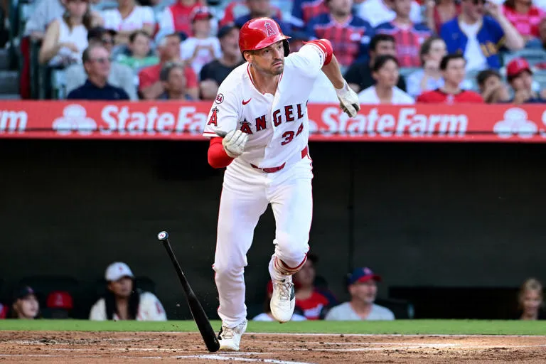 Victoria con Drama: Los Angelinos Sobreviven a Susto en la Novena y Vencen 4-3 a los Rays