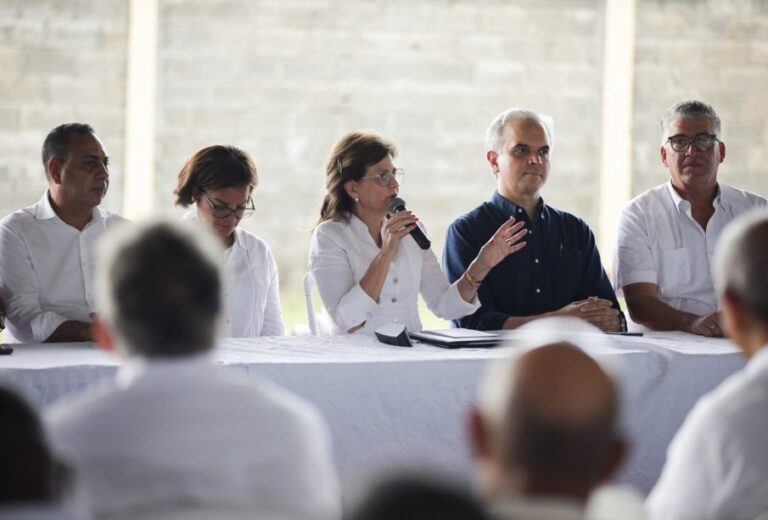 Raquel Peña anuncia avances en titulación y reafirma respaldo a productores de Monte Plata
