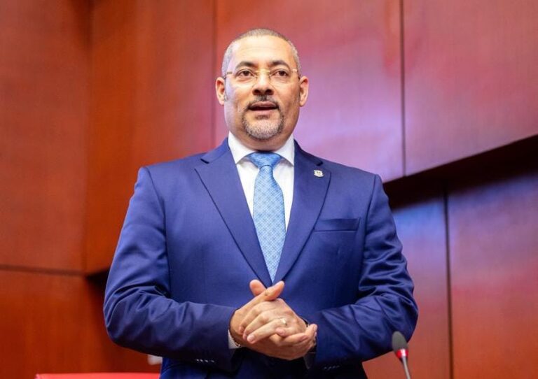 Senador Eduard Espiritusanto somete proyecto de ley para ampliar el plazo de entrada en vigencia del nuevo Código Penal
