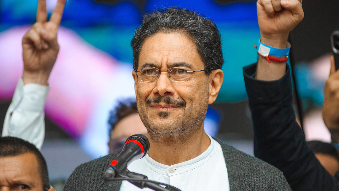Cepeda acusa a De la Espriella de traición y de entregar a EE.UU. el control de la seguridad de Colombia