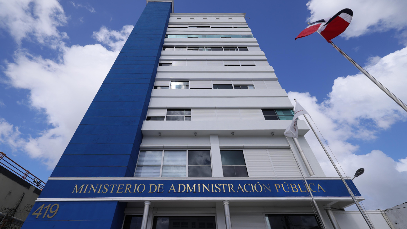 Gobierno emite reglamento que establece la estrategia nacional para convertir los servicios públicos en proactivos