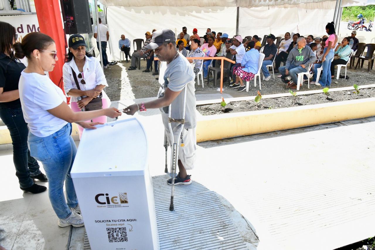 SAN JUAN: JCE entrega nueva cédula a 1,152 mil personas