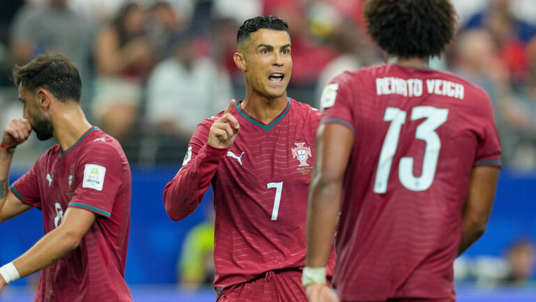 Leyenda del fútbol acusa a la selección de Portugal de "boicotear" a Cristiano