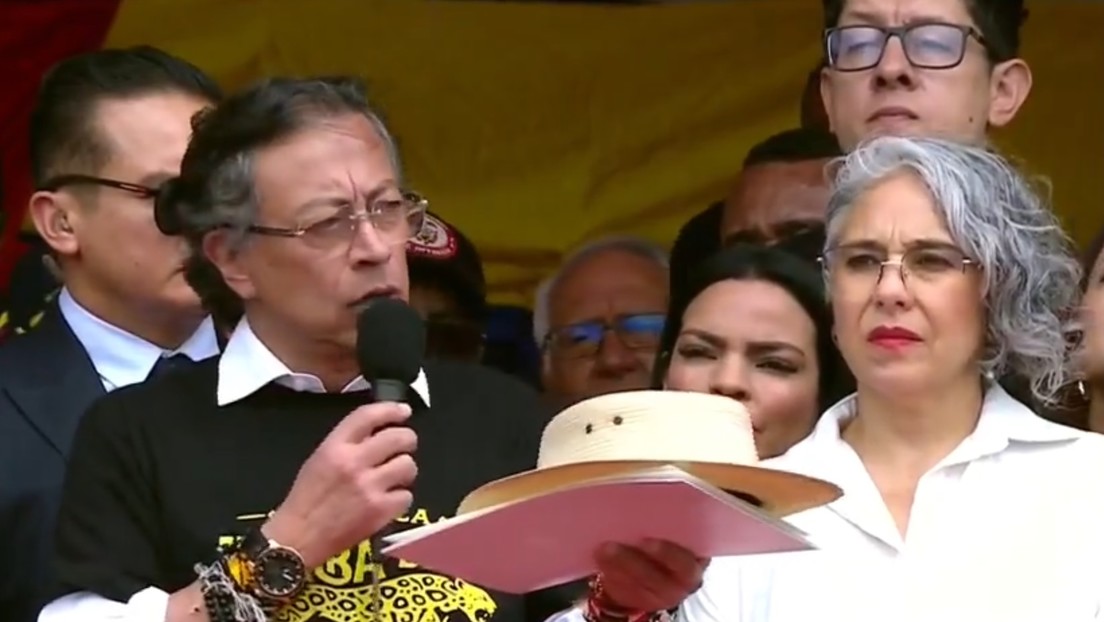 Los tres objetos que devolverá Petro antes de dejar la presidencia