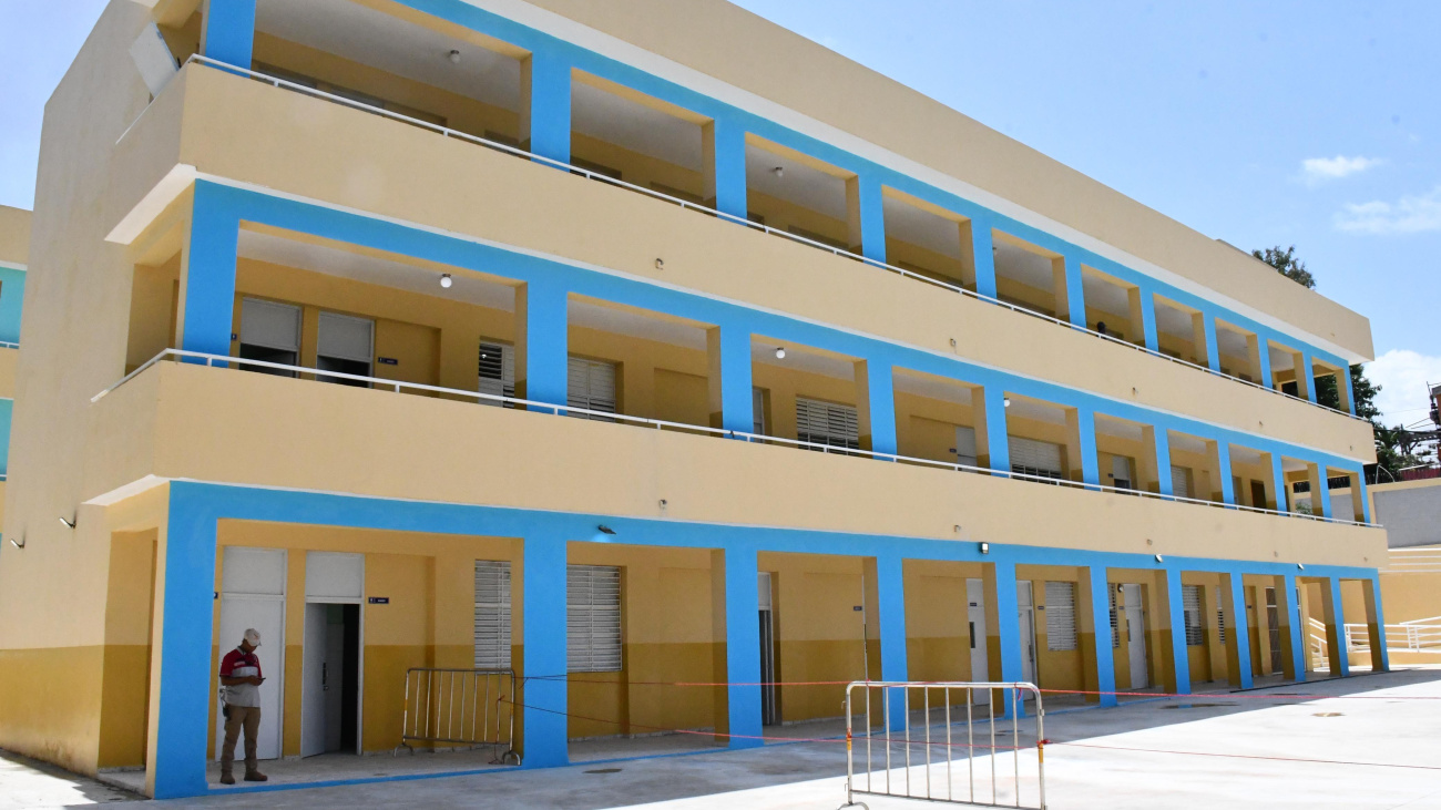 Presidente Abinader entrega moderna Escuela Básica Minerva Mirabal y amplía el acceso a una educación de calidad para más de 900 estudiantes en Los Cerros de Sabana Perdida