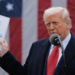 Trump planea reanudar su guerra comercial global con nuevas medidas contra decenas de países