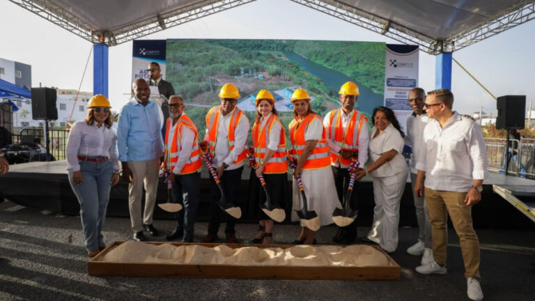 Vicepresidenta Raquel Peña entrega nuevas obras e inicia proyecto de agua potable en La Romana