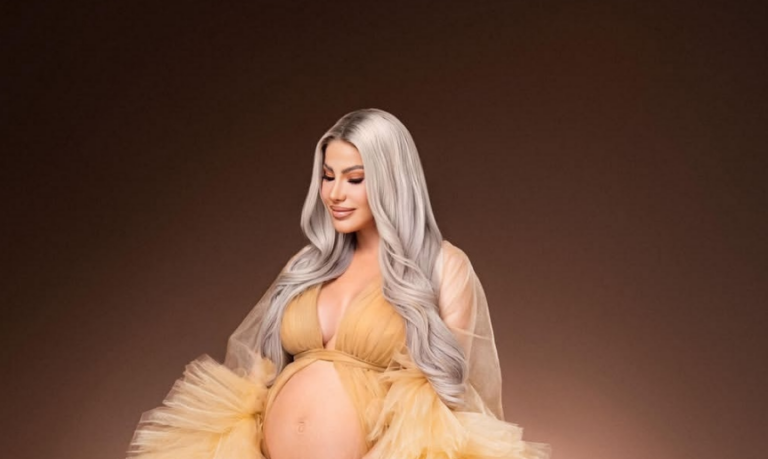 Alexandra MVP comparte tiernas fotografías para anunciar la llegada de su segundo hijo