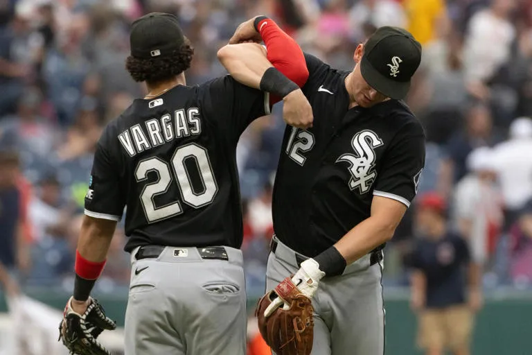 Colson Montgomery brilla con cuadrangular y White Sox dividen serie ante Guardians