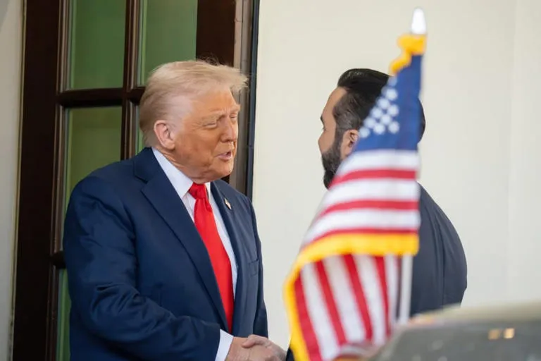 Cumbre de poder en América: Trump y Bukele consolidan su alianza política tras el aval a su tercer mandato