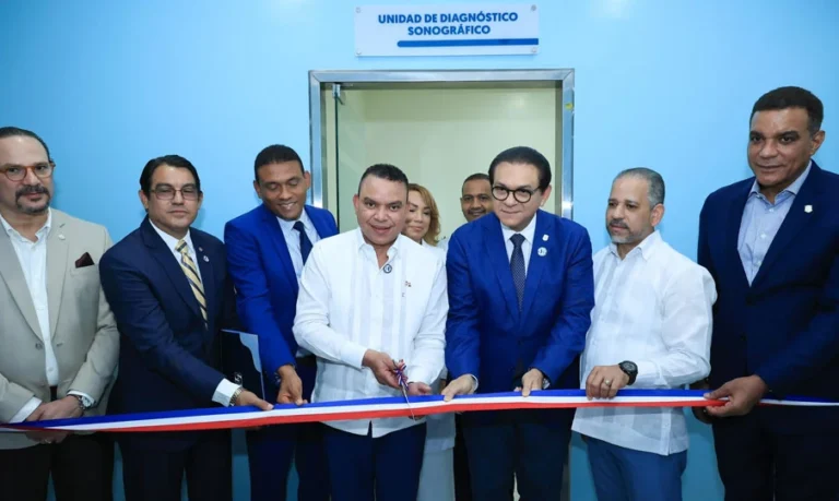 SNS dota al Hospital Cabral y Báez del único densitómetro óseo de la Red Pública en la región Norte