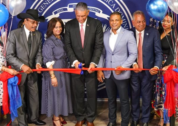 NUEVA YORK: Consulado RD inaugura oficina en El Bronx