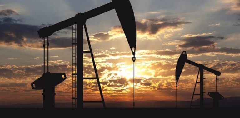 El petróleo de Texas supera los 80 dólares impulsado por la incertidumbre en Ormuz