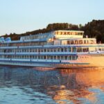 Rusia: Lanzan crucero temático Río del Tiempo con marca de relojes Slava a bordo del Ilya Repin