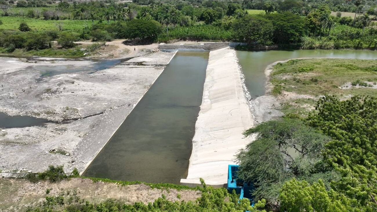 Gobierno adjudica RD$420 MM para 14 obras hidráulicas Cibao