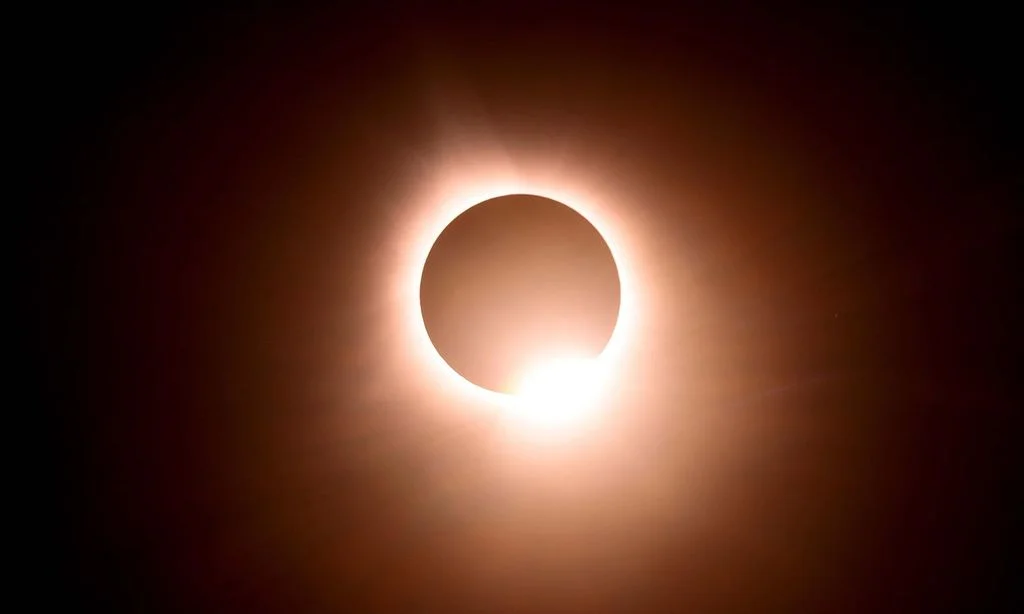 Las búsquedas de "dolor de ojos" se disparan en España tras el eclipse solar