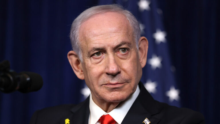 "Netanyahu se ha descontrolado por completo": Ex primer ministro israelí