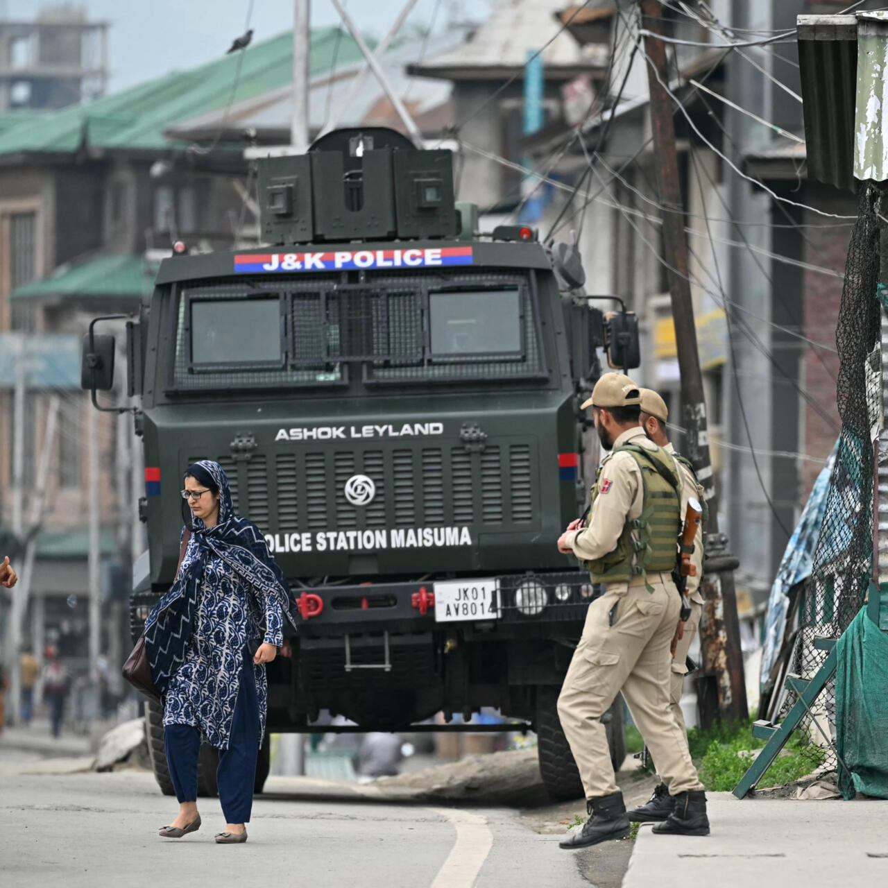 Pakistán despliega 250 obuses en su frontera con India
