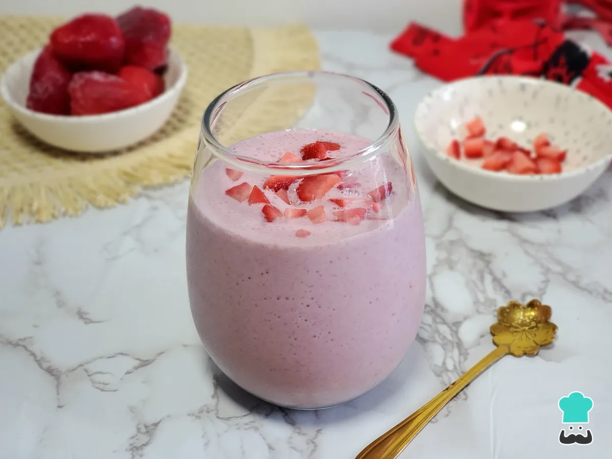 Agua de fresa con leche