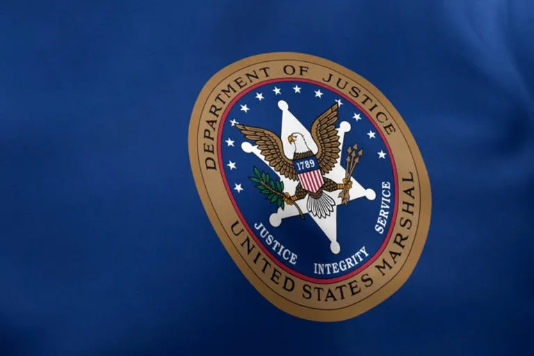 Nuevo fallo del DOJ pone en riesgo el retorno a EE. UU. de inmigrantes con permisos de viaje