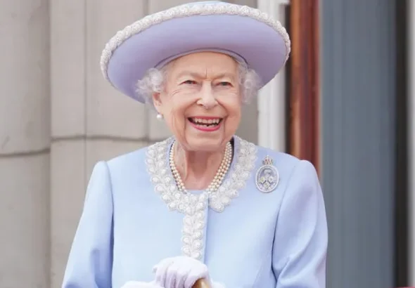 Elegancia real: Las joyas y piezas más emblemáticas de la Reina Isabel II llegan al Palacio de Buckingham