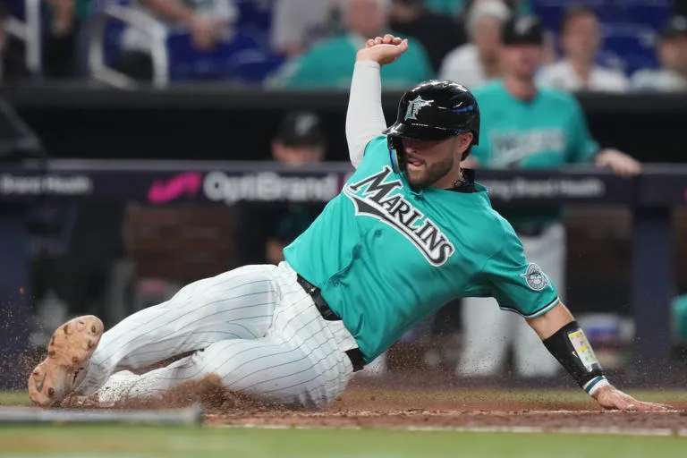 Victoria contundente de los Marlins por 12-3 con destacada actuación y susto físico para Stowers