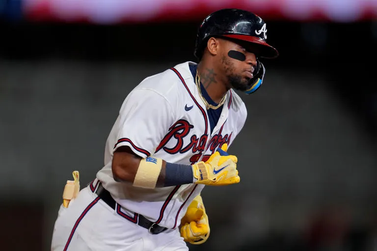 Dominio absoluto en Atlanta: Ronald Acuña Jr. y Matt Olson guían la octava victoria consecutiva de los Bravos