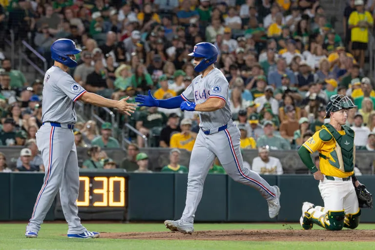 Wyatt Langford enciende a los Rangers con jonrón clave para cortar la racha de derrotas
