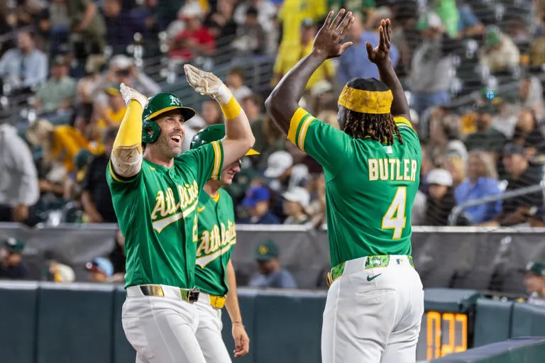 Espectáculo con el bate: Jeff McNeil guía a los Atléticos a una contundente victoria sobre los Rangers