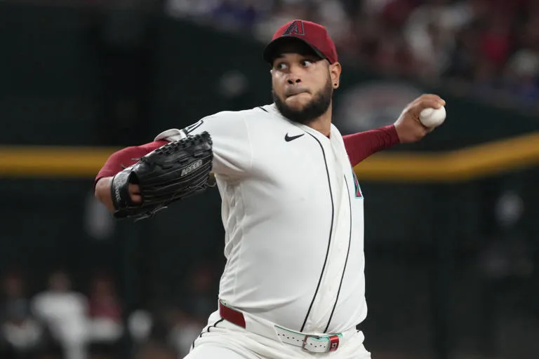 Los Diamondbacks rompen una larga sequía al vencer 4-2 a los Dodgers y asegurar la serie