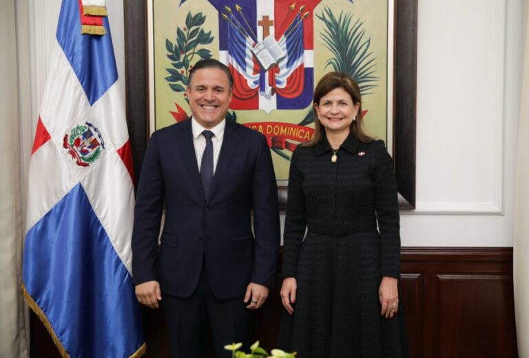 Jean Luis Rodríguez asume el MIVHED: Raquel Peña lo juramenta como nuevo ministro de Vivienda