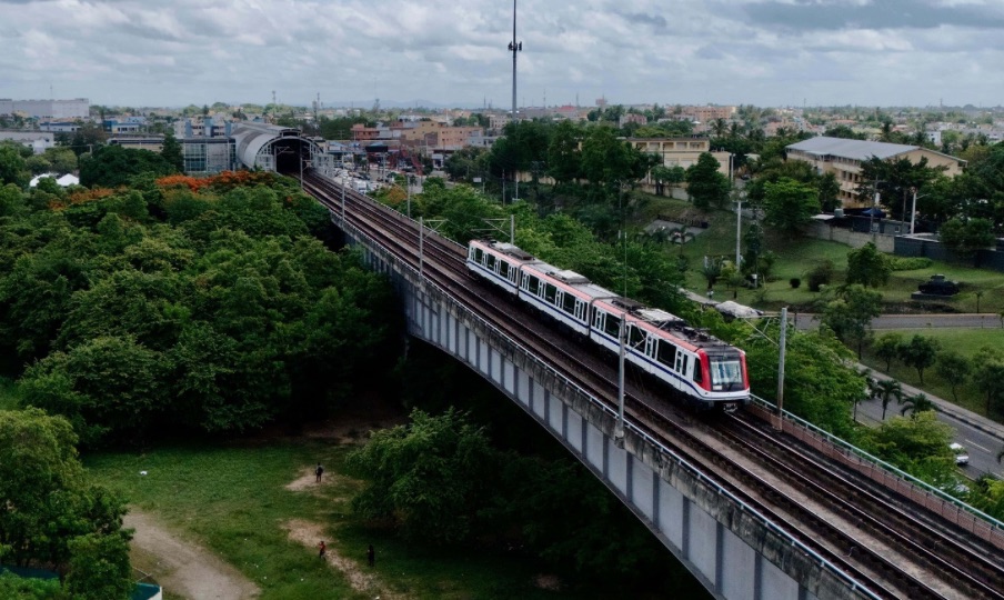 Metro y Teleférico extenderán su horario hasta las 11:00 de la noche por los Juegos Centroamericanos y del Caribe