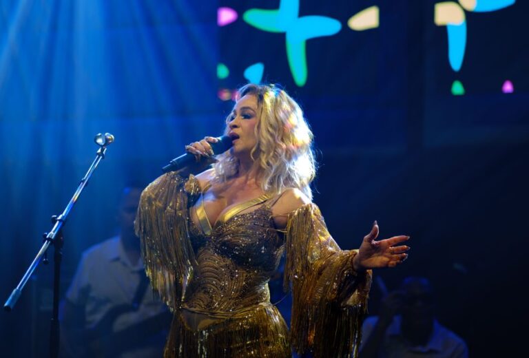 Miriam Cruz deslumbró en los 25 años del Latin Music Tours con un show de nivel internacional