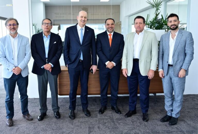 UNICARIBE recibe ministro argentino Federico Sturzenegger para dialogar sobre liderazgo, transformación del Estado e innovación pública