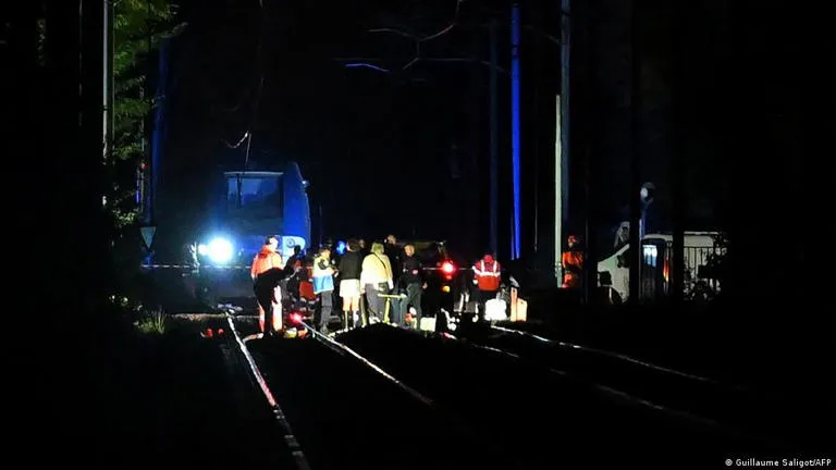 Se descarrila tren en Francia