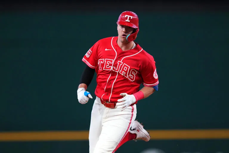 Texas Rangers asume liderato histórico con triunfo 6-3