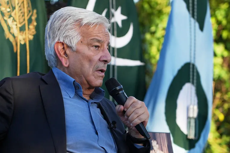Pakistán promete defender a Arabia Saudí