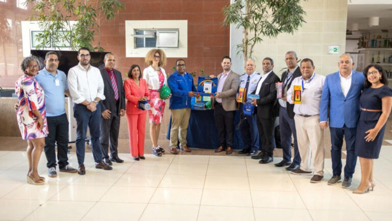 Medio Ambiente entrega equipos para fortalecer la formación técnica en refrigeración sostenible