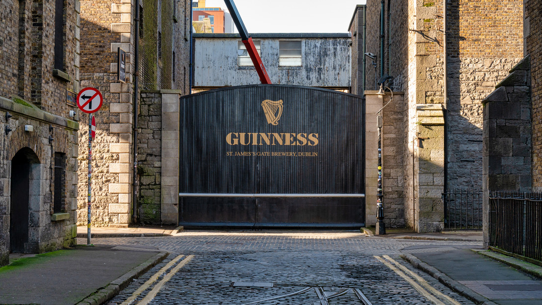 Se llevan más de 800 barriles de cerveza Guinness en un insólito robo en el Reino Unido