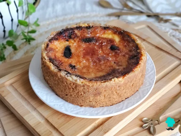 Receta de Cheesecake brûlée: el postre que combina la cremosidad de la tarta de queso con una crujiente capa de caramelo