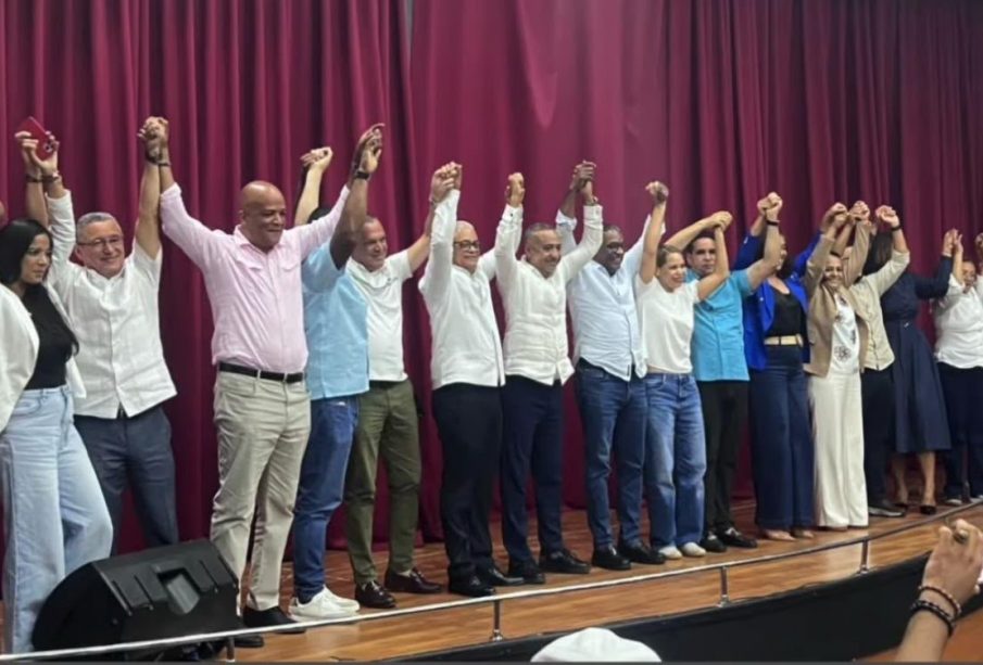 Agustín Burgos en La Vega: Collado nombra 1 coordinador clave