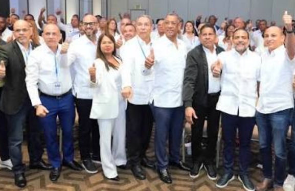 Estructura política: 2026 David Collado Consolida Equipos en el Exterior